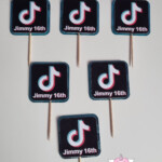 Mini topper pic 3D
Tiktok